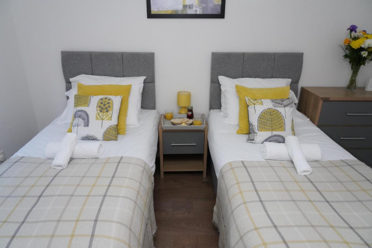 2Bedrm-4Guests-Parking-Nearstation Daire Londra Dış mekan fotoğraf