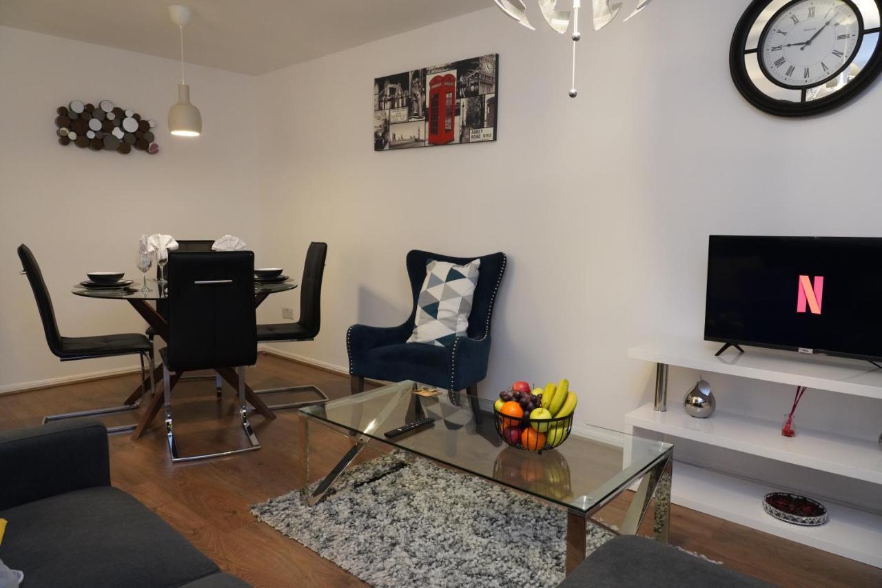 2Bedrm-4Guests-Parking-Nearstation Daire Londra Dış mekan fotoğraf